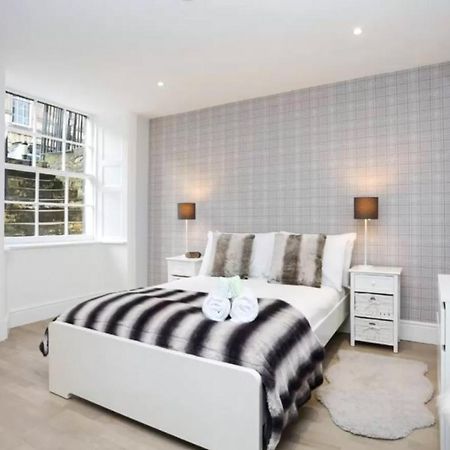 Ultra Modern, Stylish Apartment Next To Princes St エディンバラ エクステリア 写真